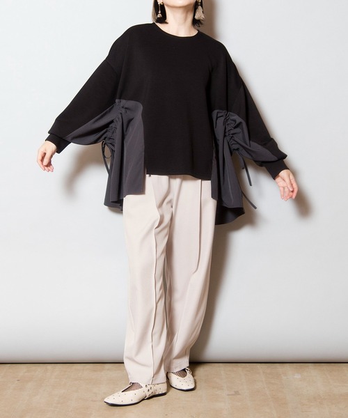 OSMOSIS(オズモーシス)の「サイドギャザープルオーバー(Tシャツ/カットソー・レディース・グレイッシュベージュ/グリーン/ブラック・ONE SIZE)」の22枚目の写真