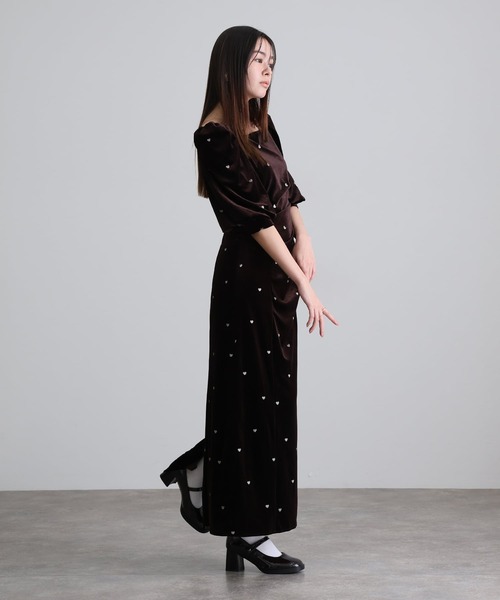 atlo（アトロ）の「ミモレ丈&袖あり フォーマル ハートベロアドレープ Iライン スクエアネックセレモニー 結婚式 二次会 パーティー ドレス オケージョンドレス お呼ばれ 同窓会 成人式 （ドレス・レディース・ブラウン/ブラック・M）」の13枚目の写真