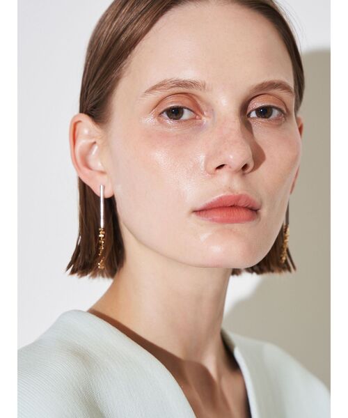 ELENDEEK（エレンディーク）の「メタルビーズスティックピアス（ピアス（両耳用）・レディース・シルバー/ゴールド・FREE）」の6枚目の写真