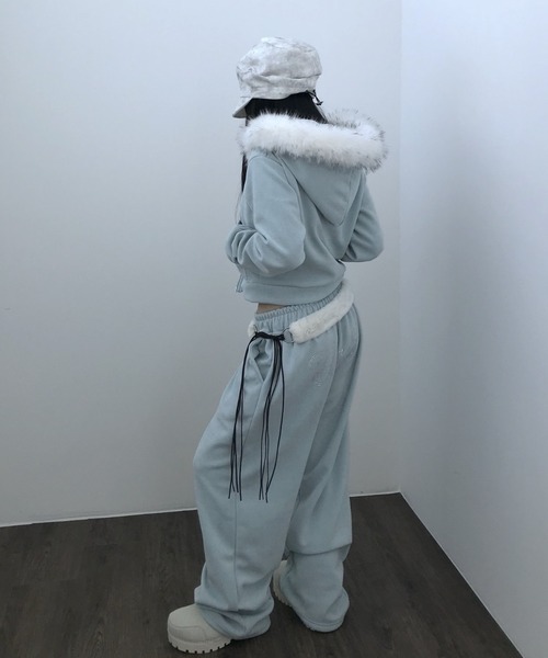 THEAIRTOWN（ジエアタウン）の「posh velvet jp（パーカー・レディース・ブラック/アイボリー/ブルー・FREE）」の13枚目の写真