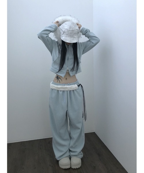 THEAIRTOWN（ジエアタウン）の「posh velvet jp（パーカー・レディース・ブラック/アイボリー/ブルー・FREE）」の11枚目の写真