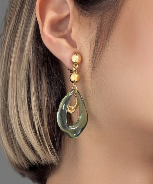 tone(トーン)の「【As】【金属アレルギー対応】NO.194 変形クリア ゆらゆら イヤリング(ニッケルフリー)(MA)(イヤリング・レディース・クリア/ゴールド/グリーン/ブラウン・FREE)」の2枚目の写真