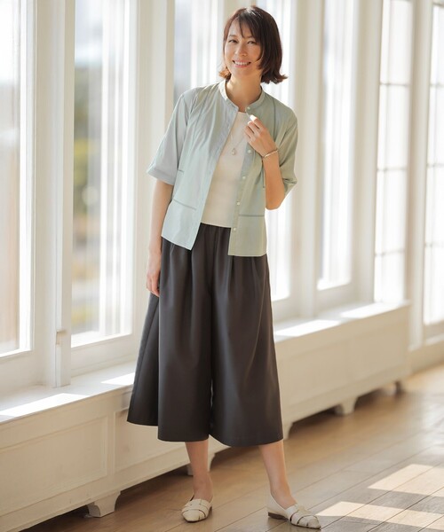 J.PRESS(ジェイプレス)の「【レイヤードスタイルに】FINE COTTON SLEEVELESS タンクトップ(タンクトップ・レディース・ブラック系/シルバー系/ベージュ系/ホワイト系・MEDIUM/LARGE)」の5枚目の写真