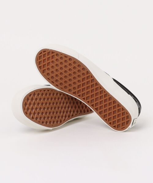 VANS（バンズ）の「VANS PREMIUM スリッポン / LX Classic Slip-On 98 CHECKERBOARD Steel Shadow VN000D9PFSM1（スリッポン・メンズ・ブラック×グレー・4/4.5/5/5.5/6/7.5/8/8.5/9/9.5/10/10.5/11/11.5/12/6.5/7）」の8枚目の写真