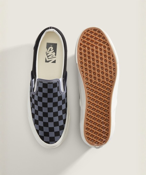 VANS（バンズ）の「VANS PREMIUM スリッポン / LX Classic Slip-On 98 CHECKERBOARD Steel Shadow VN000D9PFSM1（スリッポン・メンズ・ブラック×グレー・4/4.5/5/5.5/6/7.5/8/8.5/9/9.5/10/10.5/11/11.5/12/6.5/7）」の3枚目の写真