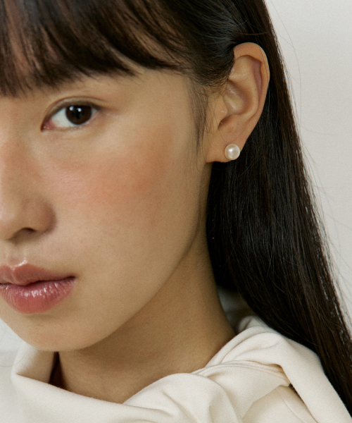 LUCIR ZU（ルシールズ）の「7mm Pearl Silver Earring（ピアス（両耳用）・レディース・その他・FREE）」の2枚目の写真