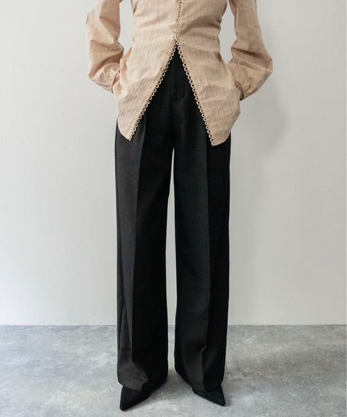 on:nue（オンニュ）の「【on:nue】[着用動画あり！] [低身長/高身長/サイズ展開有/3色展開] ダブルタックセンタープレススラックスパンツ/2026 SS COLLECTION（スラックス・レディース・ブラウン/ブラック/アイボリー・LARGE/MEDIUM/SMALL）」の2枚目の写真