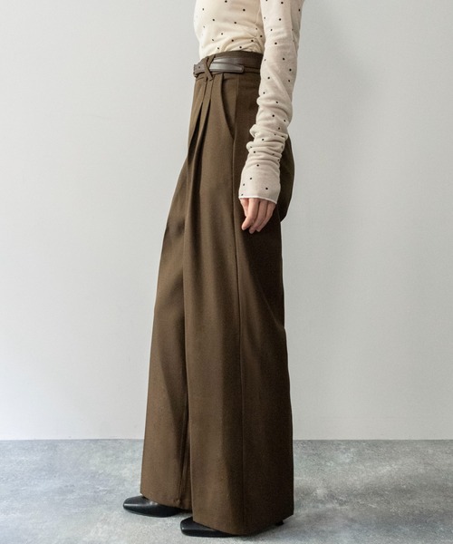 on:nue（オンニュ）の「【on:nue】[着用動画あり！] [低身長/高身長/サイズ展開有/3色展開] ダブルタックセンタープレススラックスパンツ/2026 SS COLLECTION（スラックス・レディース・ブラウン/ブラック/アイボリー・LARGE/MEDIUM/SMALL）」の22枚目の写真