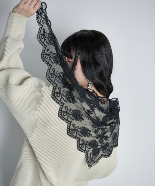 THE YOn（ザヨン）の「チュールフラワーレーストライアングルスカーフ（バンダナ/スカーフ・レディース・ブラック/オフホワイト・FREE）」の19枚目の写真