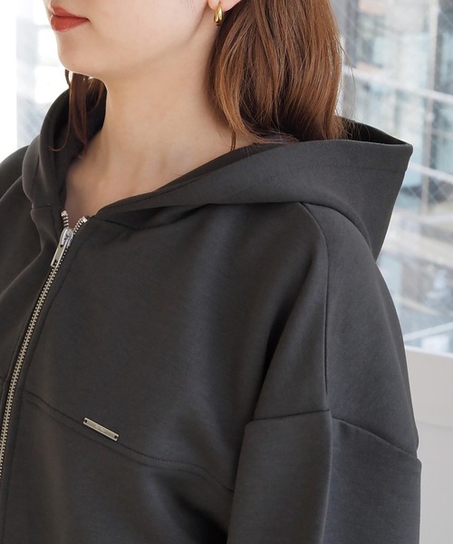 tiptop（ティップトップ）の「ダンボール袖切り替えプレート付きパーカー（パーカー・レディース・ブラック系その他/グレー・FREE）」の3枚目の写真