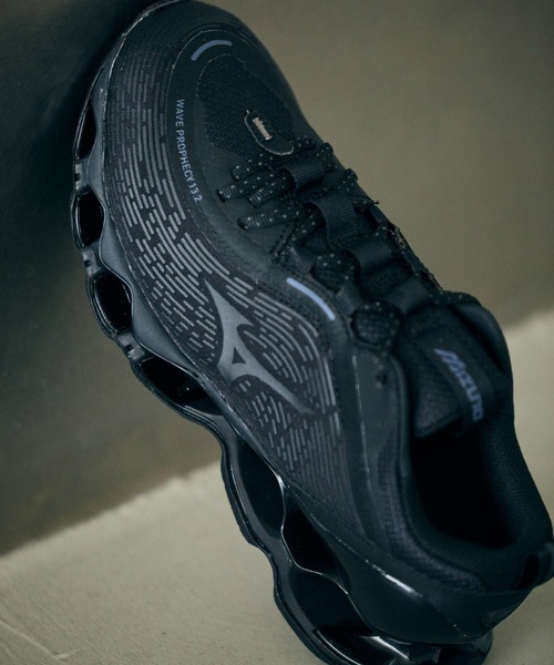 MIZUNO(ミズノ )の「WAVE PROPHECY 13.2 D1GA260502(スニーカー・メンズ・ブラック・26.0cm/26.5cm/27.0cm/27.5cm/28.0cm/29.0cm/28.5cm/25.0cm/24.5cm/25.5cm)」の19枚目の写真