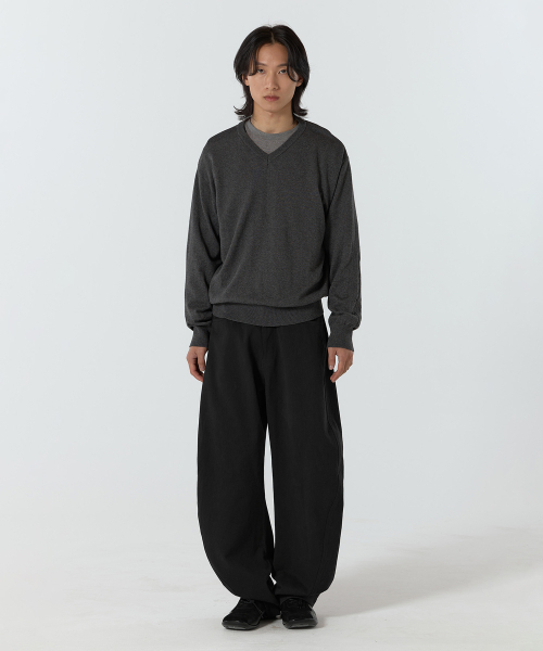 JUAN HOMME(ジュアンオム)の「リファインドVネックニット(チャコール)(ニット/セーター・メンズ・その他・LARGE/MEDIUM)」の2枚目の写真