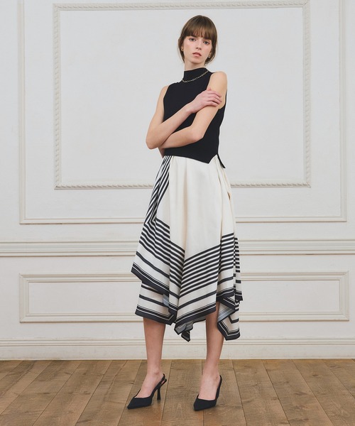 EIMY ISTOIRE（エイミーイストワール）の「【PRE ORDER】スカーフパターンニットドッキングワンピース（ワンピース・レディース・ベージュ/ブラック・38/36）」の5枚目の写真