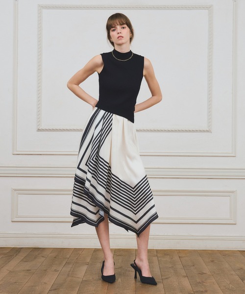 EIMY ISTOIRE（エイミーイストワール）の「【PRE ORDER】スカーフパターンニットドッキングワンピース（ワンピース・レディース・ベージュ/ブラック・38/36）」の6枚目の写真