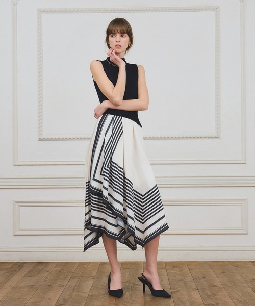EIMY ISTOIRE（エイミーイストワール）の「【PRE ORDER】スカーフパターンニットドッキングワンピース（ワンピース・レディース・ベージュ/ブラック・38/36）」の7枚目の写真