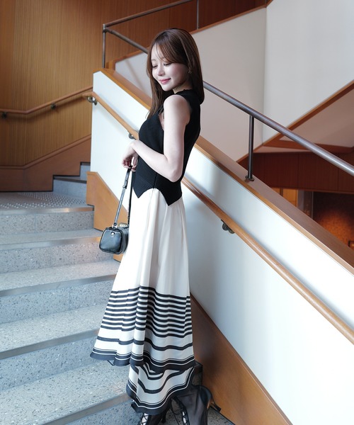 EIMY ISTOIRE(エイミーイストワール)の「スカーフパターンニットドッキングワンピース(ワンピース・レディース・ベージュ/ブラック・38/36)」の14枚目の写真