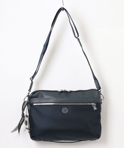 Orobianco(オロビアンコ)の「ショルダーバッグ ソロペルテ 7L A4サイズ レザー 92969(ショルダーバッグ・メンズ・グリーン/ブラック/ネイビー・FREE)」の3枚目の写真