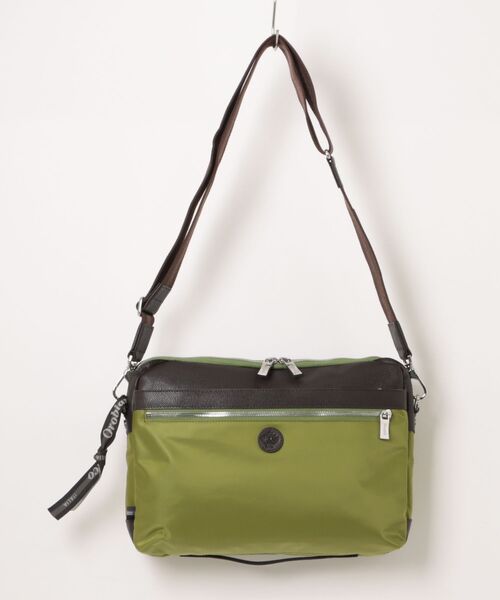 Orobianco(オロビアンコ)の「ショルダーバッグ ソロペルテ 7L A4サイズ レザー 92969(ショルダーバッグ・メンズ・グリーン/ブラック/ネイビー・FREE)」の2枚目の写真
