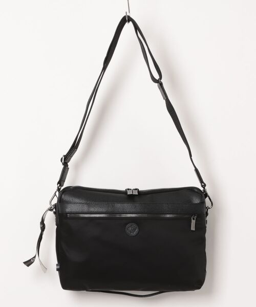 Orobianco(オロビアンコ)の「ショルダーバッグ ソロペルテ 7L A4サイズ レザー 92969(ショルダーバッグ・メンズ・グリーン/ブラック/ネイビー・FREE)」の1枚目の写真