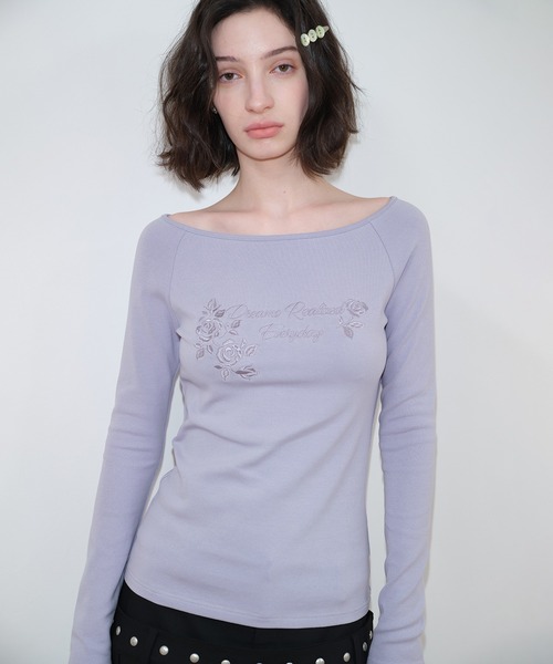SOLWEIGE（ソルヴェイグ）の「【SOLWEIGE】ローズ刺繍 ネックラインデザイン 長袖Tシャツ（Tシャツ/カットソー・レディース・ラベンダー/アイボリー・S/M/L）」の6枚目の写真