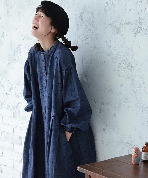 soulberry(ソウルベリー)の「雨つぶ刺繍のデニムワンピース(ワンピース・レディース・ネイビー・L/M/5L/4L/3L/LL)」の11枚目の写真