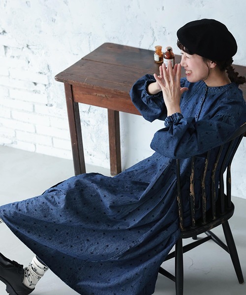 soulberry(ソウルベリー)の「雨つぶ刺繍のデニムワンピース(ワンピース・レディース・ネイビー・L/M/5L/4L/3L/LL)」の15枚目の写真