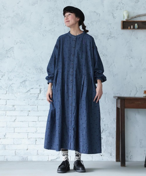 soulberry(ソウルベリー)の「雨つぶ刺繍のデニムワンピース(ワンピース・レディース・ネイビー・L/M/5L/4L/3L/LL)」の5枚目の写真