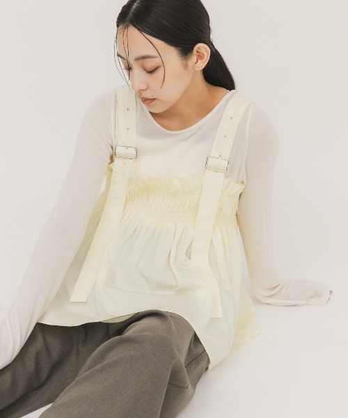KBF（ケイビーエフ）の「フリルギャザービスチェ（その他トップス・レディース・カーキ/アイボリー/チャコールグレー・ONE）」の2枚目の写真