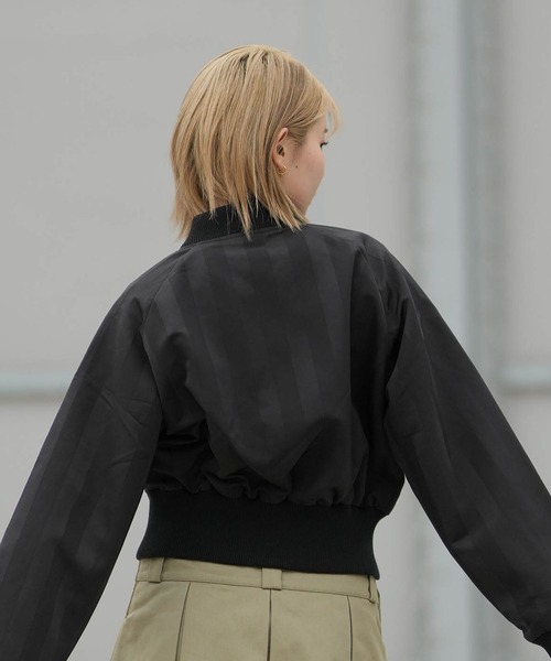 PUMA(プーマ)の「PUMA/プーマ ショート丈 トラックジャケット FUTURE.PUMA.ARCHIVE JKT 636853(その他アウター・レディース・レッド/ブラック・M)」の6枚目の写真
