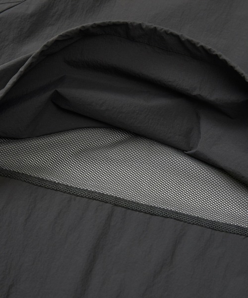 Snow Peak（スノーピーク）の「Snow Peak / Light Taslan Women's Windbreaker ライトタスランレディースウィンドブレーカー 海外限定（ナイロンジャケット・レディース・ダークカーキ/ミント・L/M/S）」の12枚目の写真