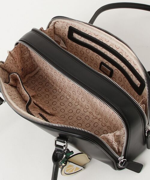 Guess（ゲス）の「CARLA Shoulder Satchel ショルダーバッグ（ショルダーバッグ・レディース・ブラック・ONE SIZE）」の12枚目の写真