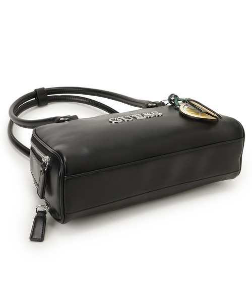 Guess（ゲス）の「CARLA Shoulder Satchel ショルダーバッグ（ショルダーバッグ・レディース・ブラック・ONE SIZE）」の4枚目の写真