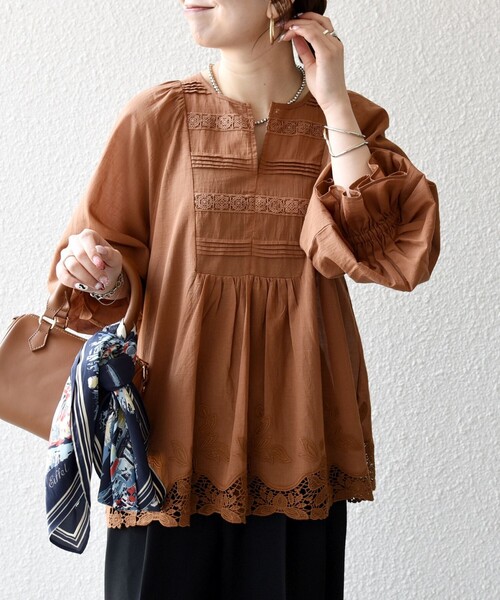 SHIPS any:〈手洗い可能〉コットン レース ヘム キーネック ギャザー