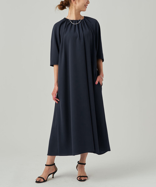 VERMEIL par iena（ヴェルメイユパーイエナ）の「ガルーダドビークロスバルーンワンピース（ワンピース・レディース・ブラック/ネイビー・FREE）」の2枚目の写真