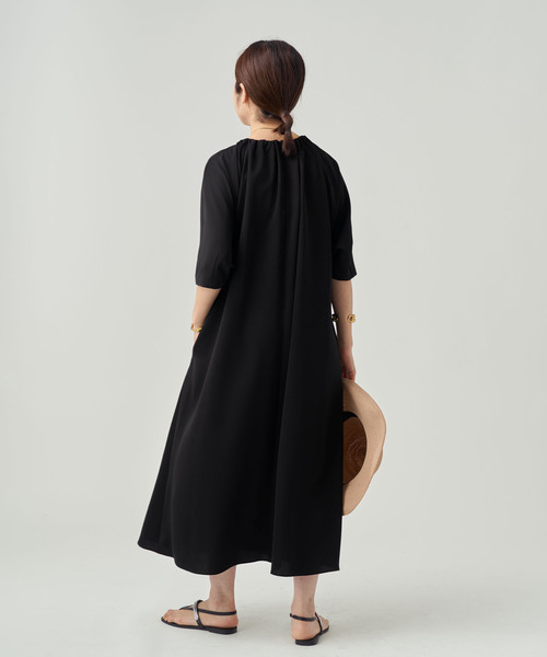 VERMEIL par iena（ヴェルメイユパーイエナ）の「ガルーダドビークロスバルーンワンピース（ワンピース・レディース・ブラック/ネイビー・FREE）」の5枚目の写真