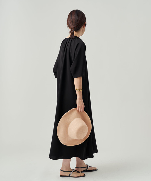 VERMEIL par iena（ヴェルメイユパーイエナ）の「ガルーダドビークロスバルーンワンピース（ワンピース・レディース・ブラック/ネイビー・FREE）」の6枚目の写真