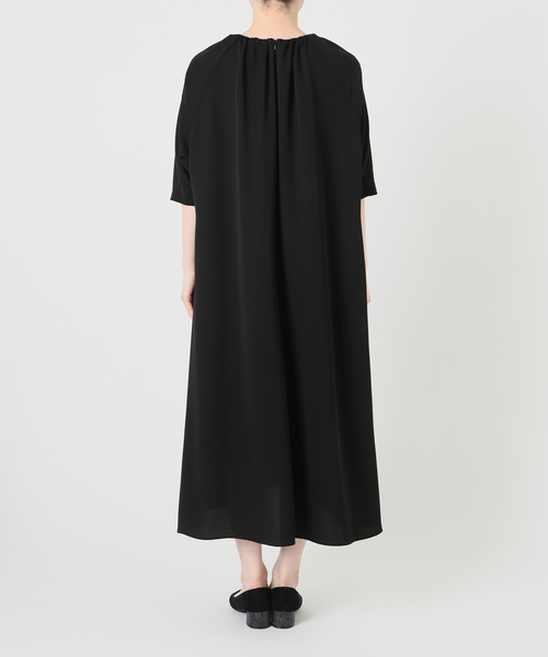 VERMEIL par iena（ヴェルメイユパーイエナ）の「ガルーダドビークロスバルーンワンピース（ワンピース・レディース・ブラック/ネイビー・FREE）」の14枚目の写真