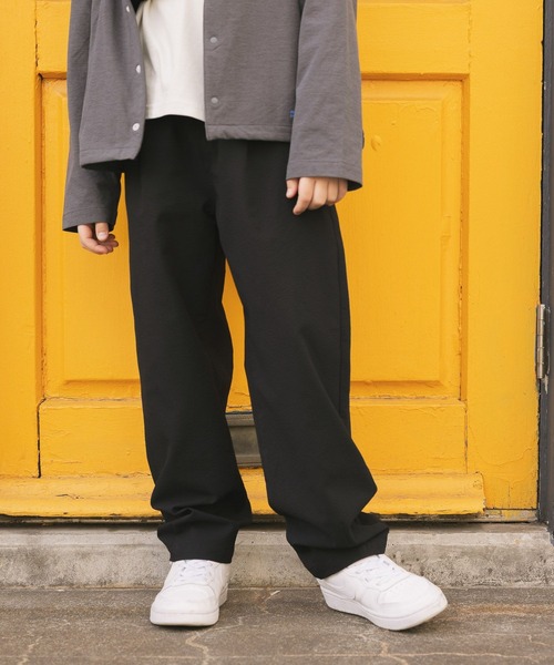 GLOBAL WORK(グローバルワーク)の「スゴラクストレッチサッカーパンツ/634288(その他パンツ・キッズ・ブラック/チャコールグレー・160cm/150cm/140cm/130cm)」の2枚目の写真