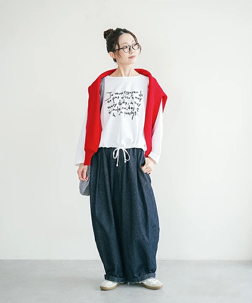 SOLAMONAT(ソラモナ)の「パフ天竺裾ヒモ 手書きプリントT(Tシャツ/カットソー・レディース・ブラック×ホワイト/ホワイト×ブラウン/ホワイト×グレー/杢グレー/ブラック×グレー/ホワイト×ブラック・FREE)」の8枚目の写真