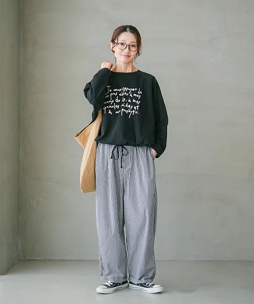 SOLAMONAT(ソラモナ)の「パフ天竺裾ヒモ 手書きプリントT(Tシャツ/カットソー・レディース・ブラック×ホワイト/ホワイト×ブラウン/ホワイト×グレー/杢グレー/ブラック×グレー/ホワイト×ブラック・FREE)」の16枚目の写真
