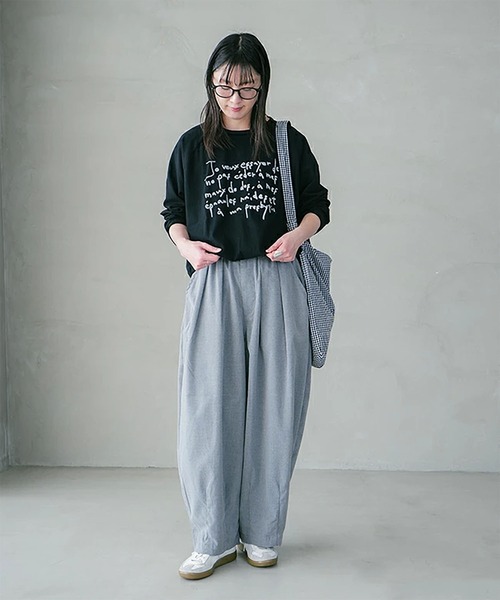 SOLAMONAT(ソラモナ)の「パフ天竺裾ヒモ 手書きプリントT(Tシャツ/カットソー・レディース・ブラック×ホワイト/ホワイト×ブラウン/ホワイト×グレー/杢グレー/ブラック×グレー/ホワイト×ブラック・FREE)」の14枚目の写真
