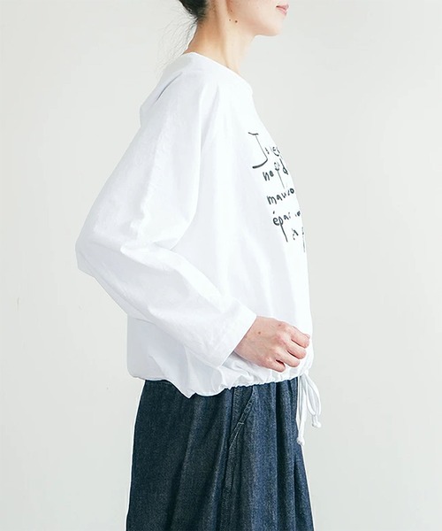 SOLAMONAT(ソラモナ)の「パフ天竺裾ヒモ 手書きプリントT(Tシャツ/カットソー・レディース・ブラック×ホワイト/ホワイト×ブラウン/ホワイト×グレー/杢グレー/ブラック×グレー/ホワイト×ブラック・FREE)」の21枚目の写真