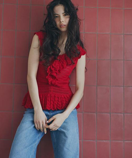 N.(N. Natural Beauty Basic)(エヌエヌナチュラルビューティーベーシック)の「柄編みラッフルニット(ベスト・レディース・ブラック/オフホワイト/レッド・FREE)」の3枚目の写真