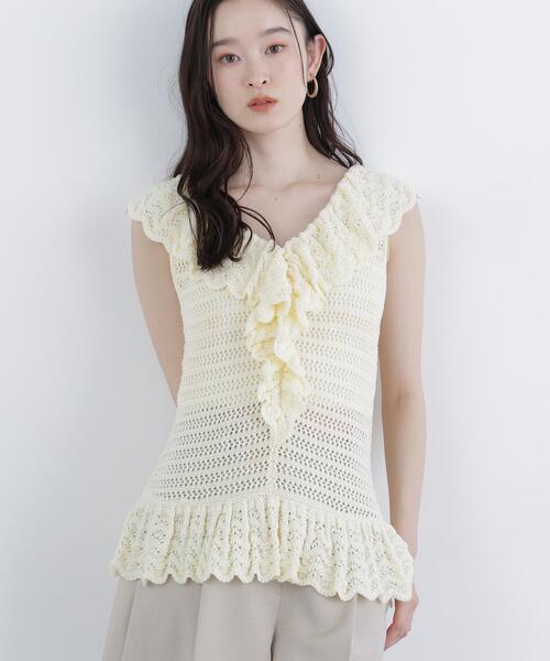 N.(N. Natural Beauty Basic)(エヌエヌナチュラルビューティーベーシック)の「柄編みラッフルニット(ベスト・レディース・ブラック/オフホワイト/レッド・FREE)」の2枚目の写真
