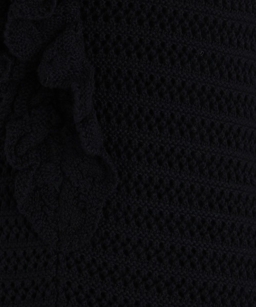 N.（N. Natural Beauty Basic）（エヌエヌナチュラルビューティーベーシック）の「柄編みラッフルニット（ベスト・レディース・ブラック/オフホワイト/レッド・FREE）」の4枚目の写真