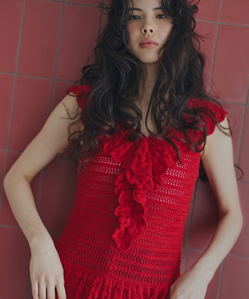 N.（N. Natural Beauty Basic）（エヌエヌナチュラルビューティーベーシック）の「柄編みラッフルニット（ベスト・レディース・ブラック/オフホワイト/レッド・FREE）」の6枚目の写真