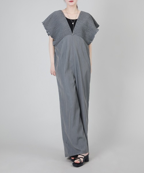 aimoha（アイモハ）の「シャーリングサロペットオールインワン（サロペット/オーバーオール・レディース・グレイッシュベージュ/グレー/ブラック・FREE）」の3枚目の写真