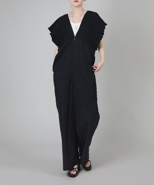 aimoha（アイモハ）の「シャーリングサロペットオールインワン（サロペット/オーバーオール・レディース・グレイッシュベージュ/グレー/ブラック・FREE）」の12枚目の写真