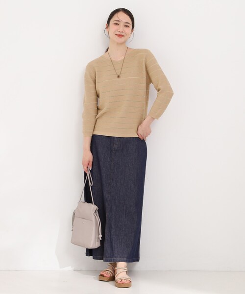 SHOO・LA・RUE（シューラルー）の「【洗濯機可/S-LL】デコルテがきれいに見えるVネックラメボーダーニット（ニット/セーター・レディース・ホワイト系5/ネイビー系2/ベージュ系2/パープル系1・01/02/03/04）」の11枚目の写真