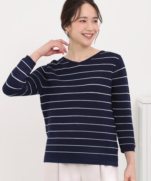 SHOO・LA・RUE（シューラルー）の「【洗濯機可/S-LL】デコルテがきれいに見えるVネックラメボーダーニット（ニット/セーター・レディース・ホワイト系5/ネイビー系2/ベージュ系2/パープル系1・01/02/03/04）」の17枚目の写真